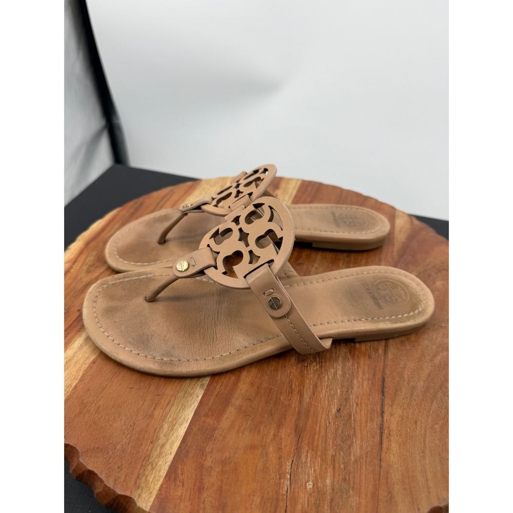 Tory Burch Miller Sandal Women 7M Tan Leather Logo Thong Flat 5930 Sand - Picture 4 of 7
